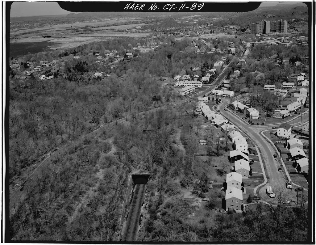 89. East Haven Tunnel, Sec. 4209, MP 77.00 · 1977