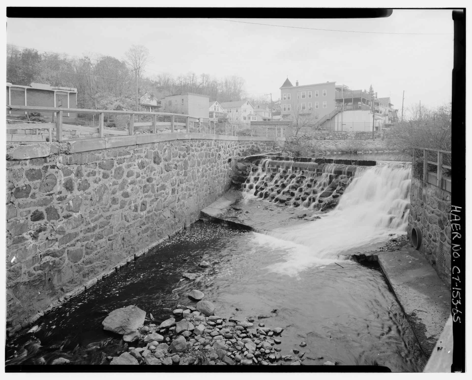 Scovill: dam on John D’s Pond · Historic American Engineering Record, National Park Service; photographer not identified in source metadata / Public domain