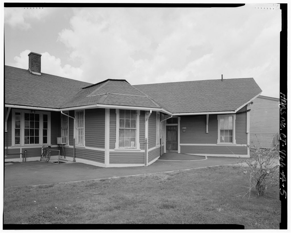 Detail of depot south elevation looking northeast - Old Saybrook Railroad Station, Depot, 455 Boston Post Road, Old…