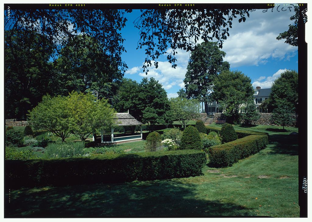 View of Sunken Garden from south in color. - Hill-Stead, 35 Mountain Road, Farmington, Hartford County, CT
