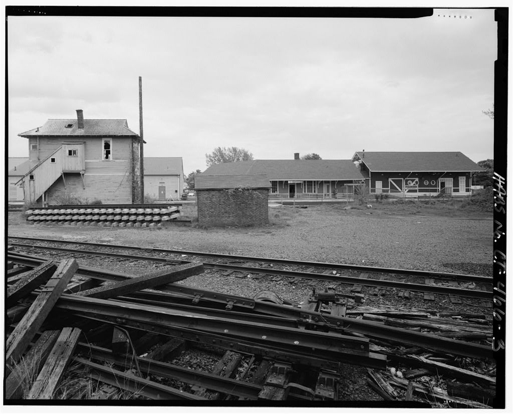 View looking south - Old Saybrook Railroad Station, 455 Boston Post Road, Old Saybrook, Middlesex County, CT