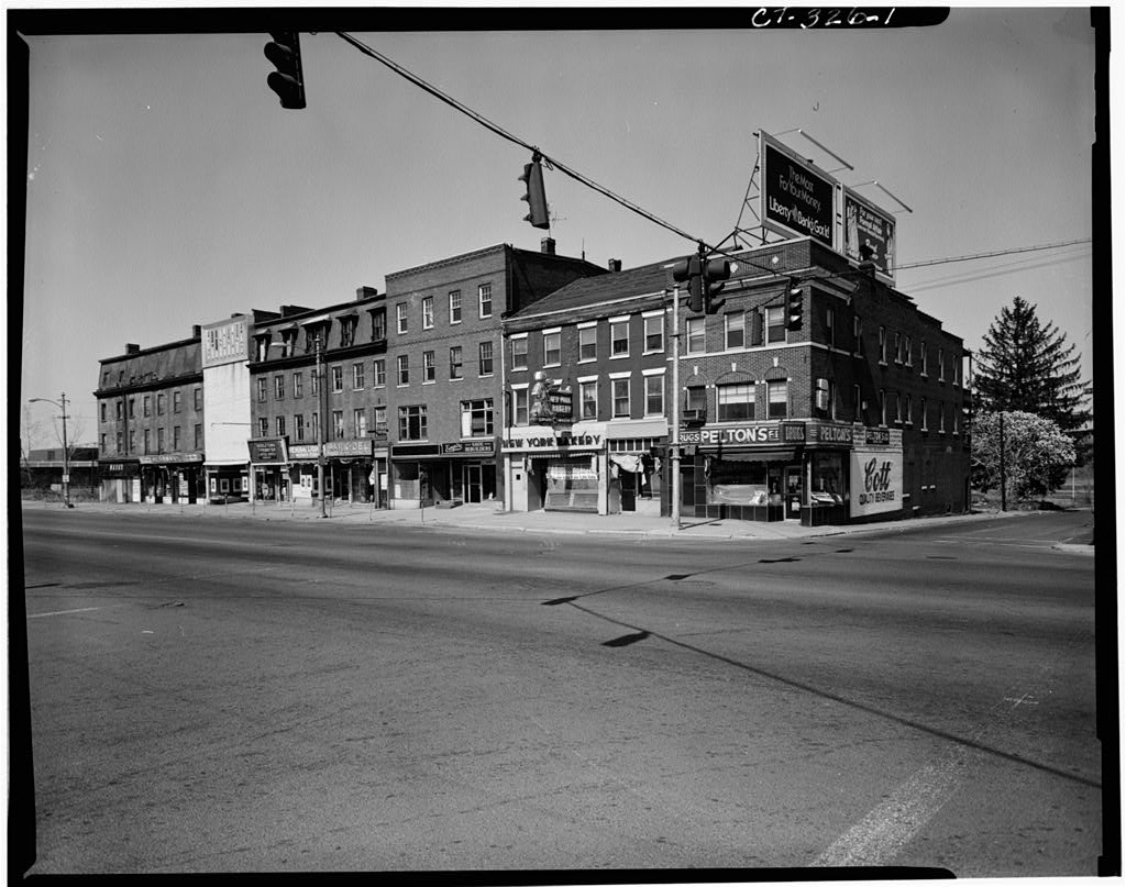 1. EXCHANGE BLOCK, LOOKING NORTHEAST - Exchange Block, 108-150 Main Street, Middletown, Middlesex County, CT