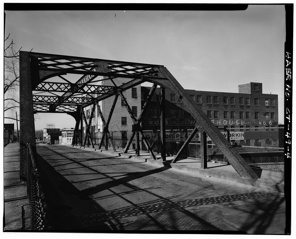 EAST PORTAL, VIEW NORTHWEST - Walnut Street Railroad Bridge, Walnut Street over AMTRAK, Hartford, Hartford County, CT