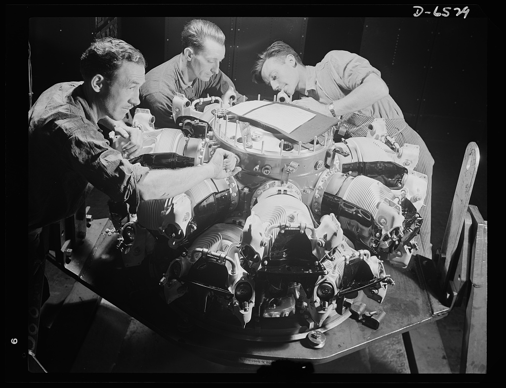 Installing cylinders on an aircraft engine